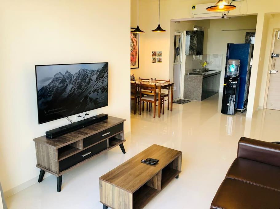 Apartment Lovely 2-bedroom Sea View Serviced Goa Dabolim
