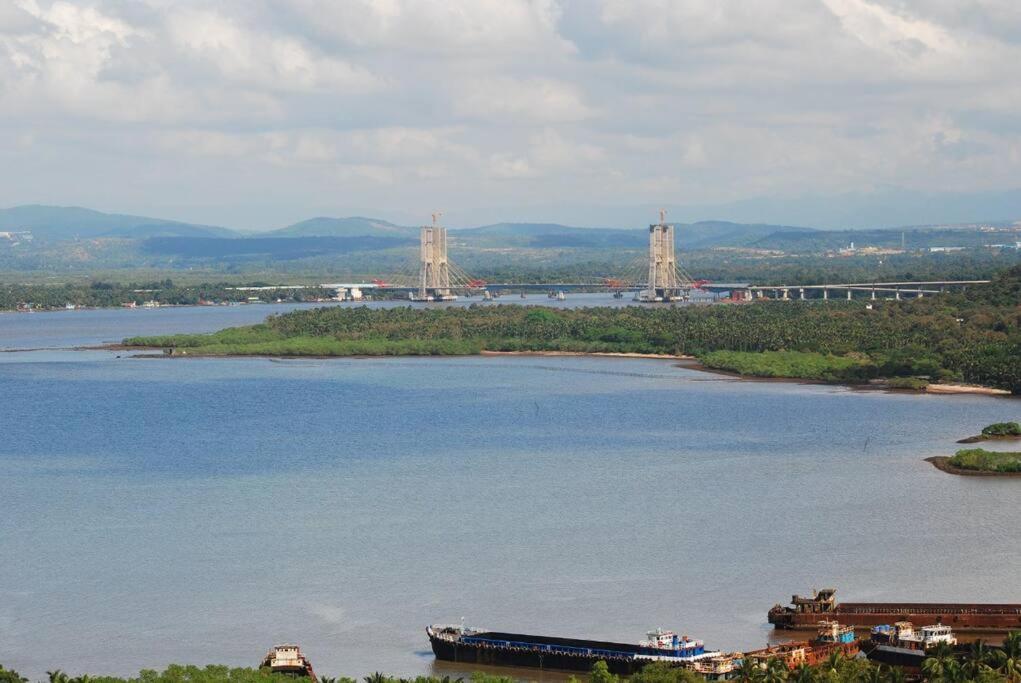 Apartment Lovely 2-bedroom Sea View Serviced Goa
